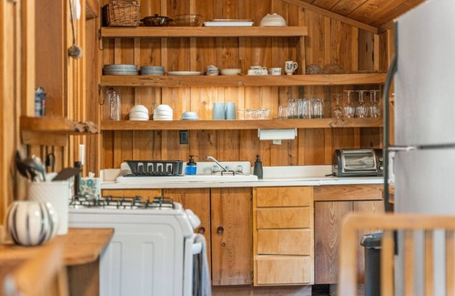 Ponce De Leon Cabin | The Treehouse: Peaceful Cabin Close to PCB and 30A