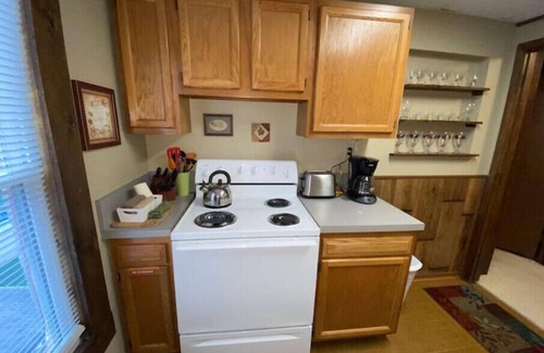 Dayton Apartment | The Treehousen