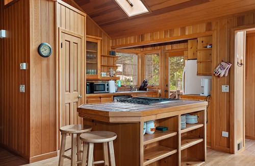 Marine Terrace House | The Treetop House Pet Friendly