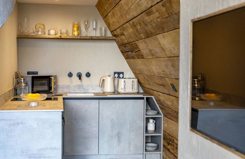 Llanarth Cottage | THE TRI-POD, romantic, luxury holiday cottage in Llanarth