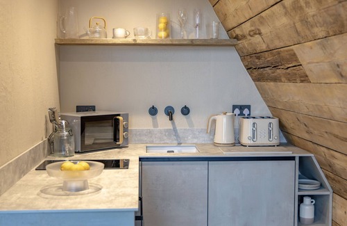 Llanarth Cottage | THE TRI-POD, romantic, luxury holiday cottage in Llanarth