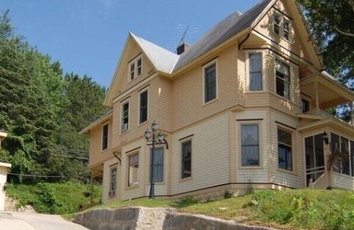 Alma House | The Tritsch House -Beautifully Restored Queen Anne Alma WI - Central Air