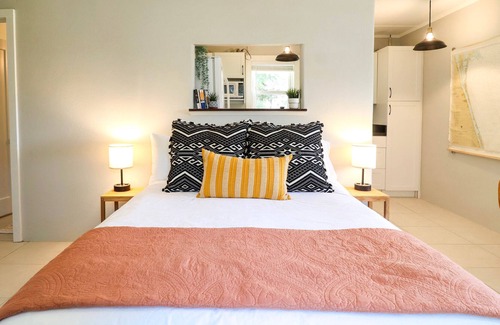 Cocoa Apartment | The Tropical Tiny House | 10 Minute Drive to Beach!