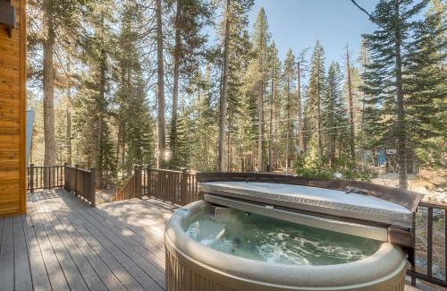Pla-Vada Woodlands Ski Chalet | The Truckee Vibe