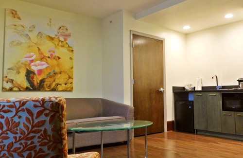 University Circle Hotel | The Tudor Arms Hotel Cleveland - a DoubleTree by Hilton