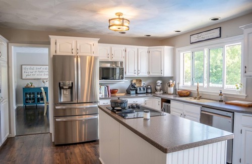 Little Falls House | The Tudor at Willow Creek - Spacious 4-bedroom house in Little Falls