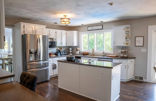 Little Falls House | The Tudor at Willow Creek - Spacious 4-bedroom house in Little Falls