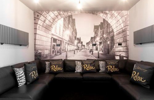 Chester Apartment | The Tudor Gathering - Events Groups - Up To 30 - Hot Tub