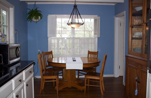 San Anselmo House | The Tudor Rose - A classy, comfortable getaway