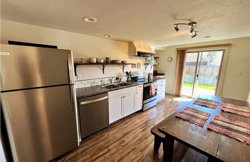 Tumalo House | The Tumalo Guest House - Centrally located for all Central Oregon Activities!