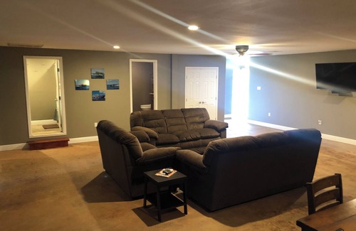 Boothville-Venice Cabin | The Tuna Lodge is a quiet secluded 3 bedroom 2 full bath lodge in Venice LA