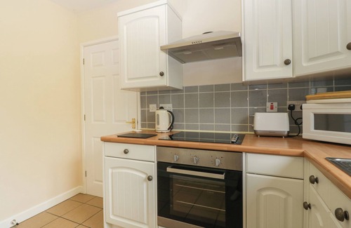 Moreton Cottage | THE TURBLES - SWALLOWS NEST, pet friendly, with a garden in Welland