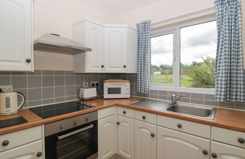 Moreton Cottage | THE TURBLES - SWALLOWS NEST, pet friendly, with a garden in Welland