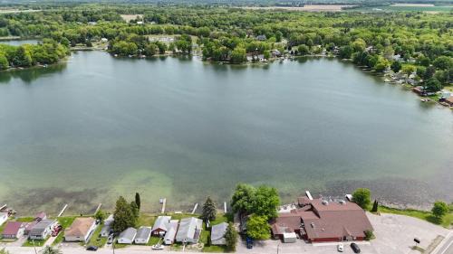 Greenville House | The Turk Lake House - Lakefront With Toys & Ac!