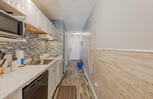 El Centro Beach House | The Turtle House- Quiet complex, 2 BR/2 BA
