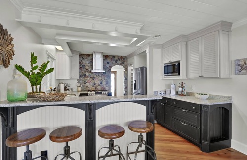 Surf City Cottage | The Turtle's Nest- Oceanfront Cottage - Hot Tub - Dog Friendly