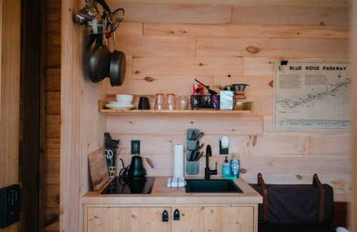 Sylva House | The Twig, Outdoor Shower, Deck, and Cozy Chimney!