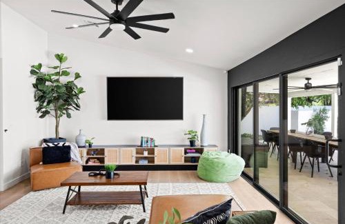 La Paz At Desert Springs House | The Twilight Tropics