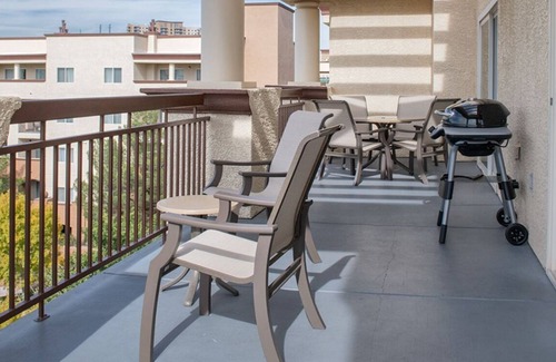 Enterprise Condo | The Ultimate 2Bedroom Condo Experience with a Lazy River in Vegas–Special Offer!