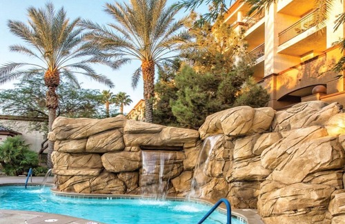Enterprise Condo | The Ultimate 2Bedroom Condo Experience with a Lazy River in Vegas–Special Offer!