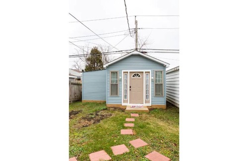 Ashburn House | The Ultimate Eco-Friendly Tiny House Experience!