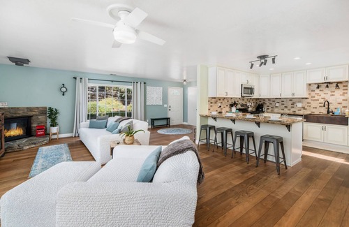Ramona House | The Ultimate Family Mountain Retreat - Game Room, Hiking, Hot Tub
