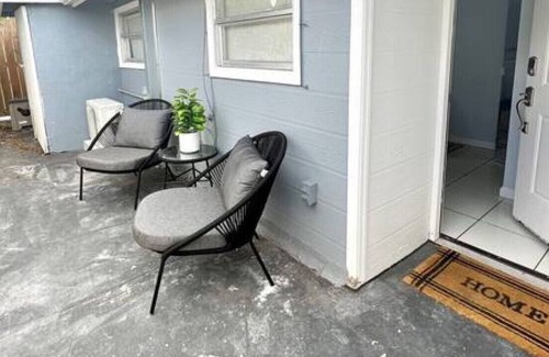 West Palm Beach Apartment | The Ultimate Getaway Bungalow in West Palm Beach
