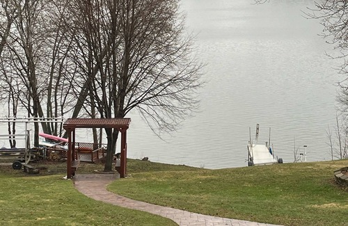 Day House | The Ultimate Lake Life.