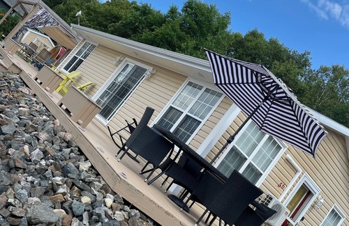 Ironville House | The ultimate Lakeside Retreat on the Bras D'or lakes