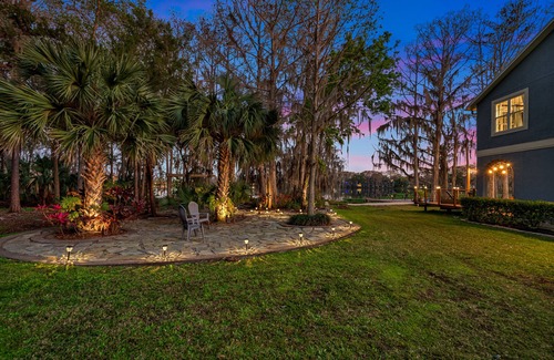 Sanford House | The Ultimate Lakeside Getaway!