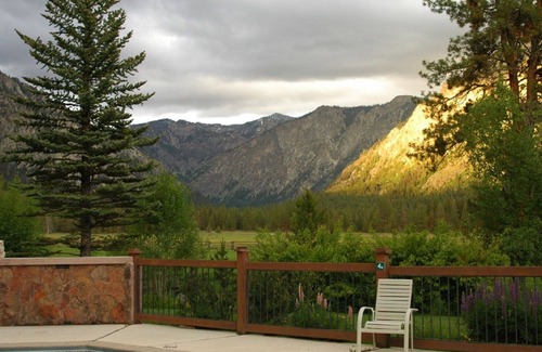 Atlanta House | The Ultimate Lodge for retreats, family reunions or Destination Weddings