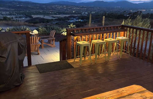 Temecula House | The Ultimate Winery Getaway - Hilltop Haven
