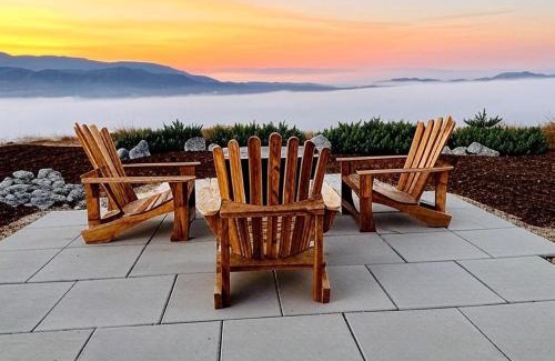 Temecula House | The Ultimate Winery Getaway - Hilltop Haven