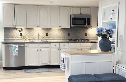 College Hill Apartment | The Underwood-Hale House