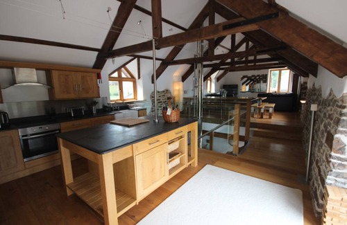 Chulmleigh House | The Upper Arches, luxury Converted Barn in Devon countryside