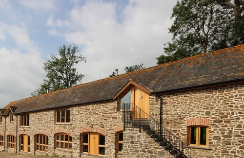 Chulmleigh House | The Upper Arches, luxury Converted Barn in Devon countryside
