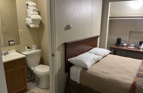 Londonderry Hotel | The Upper Pass Lodge at Magic Mountain