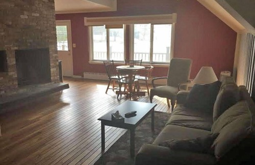 Londonderry Hotel | The Upper Pass Lodge at Magic Mountain