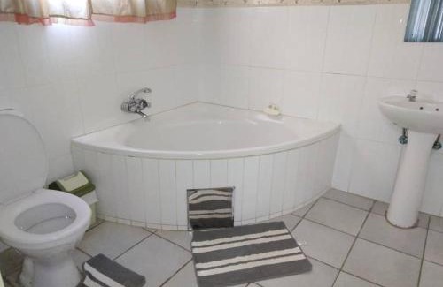 Bobonong Bed & Breakfast | The upperroom bed and breakfast Bobonong