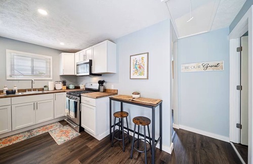 Lakewood House | THE UPSTAIRS LAKEWOOD RETREAT!
