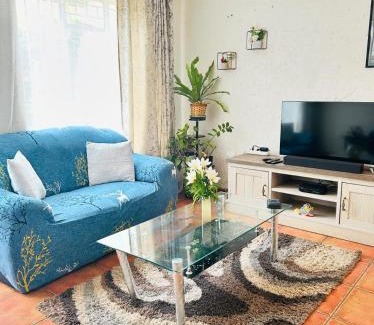 Die Hoewes Apartment | The Urban Dessert "Comfort and Convenience Merged"