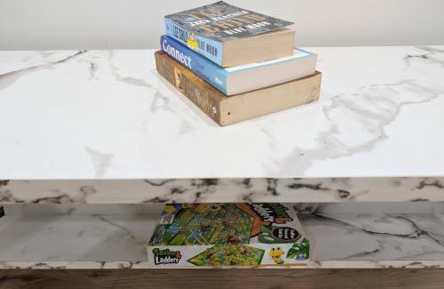 Hamilton Apartment | The Urban Hideaway - Stylish Stay - Prime Spot