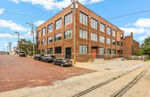 Peoria Apartment | The Urban Loft - Stylish Industrial Living