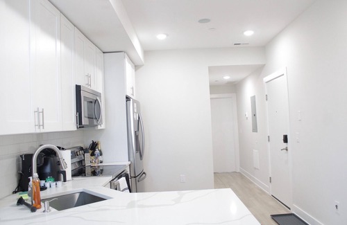 Norris Square Apartment | The Urban Oasis 2BR 2BTH with Balcolny