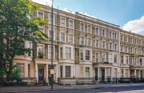 Forest Gate Apartment | The Urban Oasis - Stunning 2BDR home with Private Patio