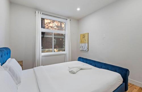 Cote-Des-Neiges—Notre-Dame-De-Grace Apartment | The Urban Retreat Trendy 3BR in NDG