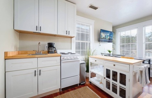 Riverside Apartment | The Urban Sanctuary - Walkable Riverside w/Bikes