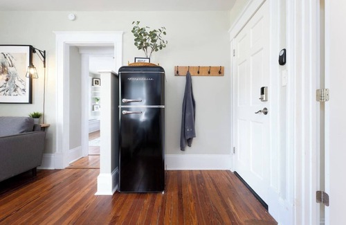 Riverside Apartment | The Urban Sanctuary - Walkable Riverside w/Bikes