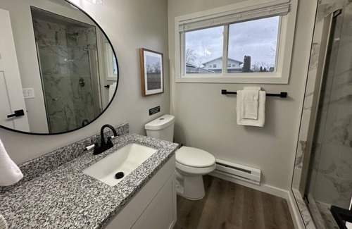 Fruitport Apartment | The Getaway on Spring Lake! Unit 1 - 1 bedrm - 1 bath - NEW - Lake property