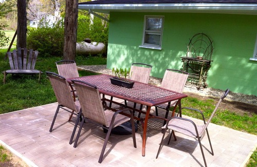 Glenn Cottage | The Green Cottage in charming Glenn between South Haven and Saugatuck